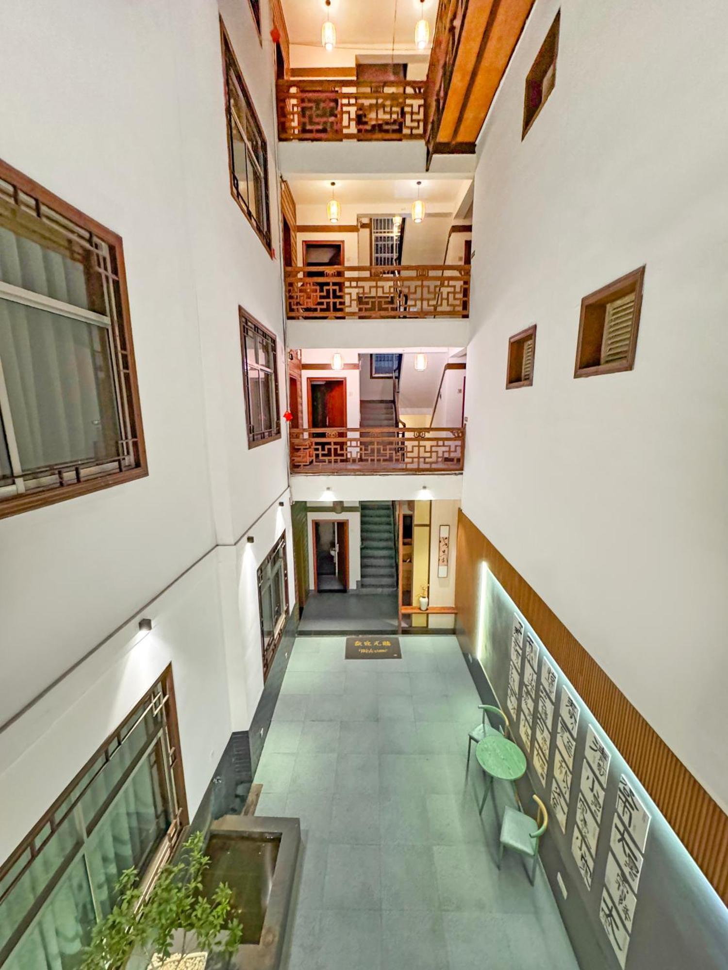 Phoenix Haven Fenghuang County Exterior photo